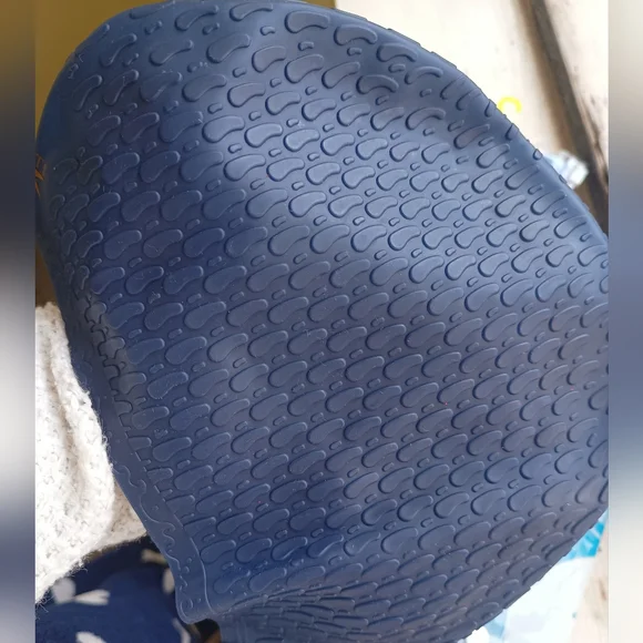 Set of 2 silicon swim cap - Picture 3 of 5